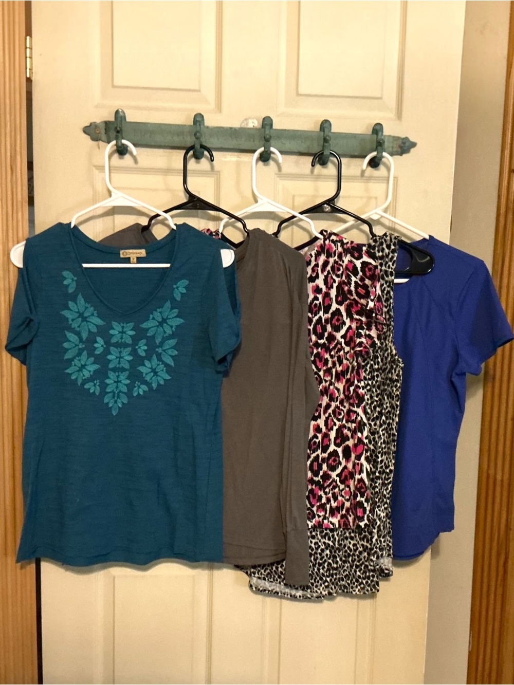 🌺BUNDLE 5 TOPS,NAME BRANDS,MEDIUMS,EXCELLENT CONDITION